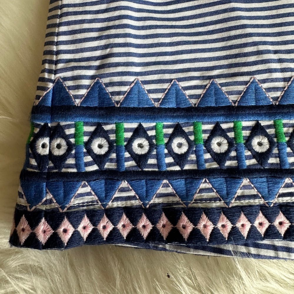 Vineyard Vines Womens Blue & White striped Skirt w Blue Green & Pink Design